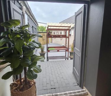Kempton Park Apartment | Polka Dot Airport Exec Suite