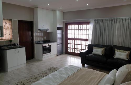 Uitenhage Apartment | Pongola Road Self Catering Accommodation