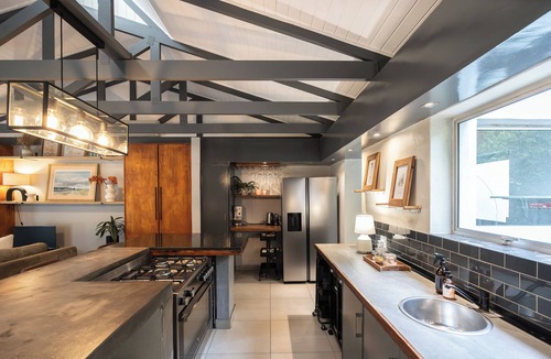 Die Boord House | Pool & Garden Winelands Retreat