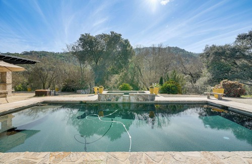 Gilroy House | Pool, Peacocks & Views! Lavish Retreat in Gilroy