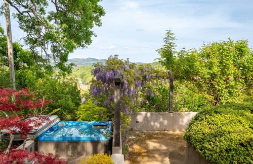 Kenwood House | Pool & Spa | Family-Friendly | Kenwood | Chef`s Kitchen | Sleeps 8