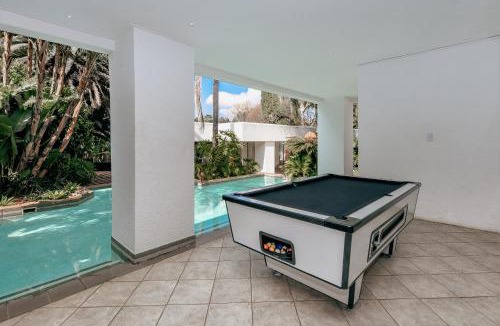 Northcliff Apartment | Poolside Villa