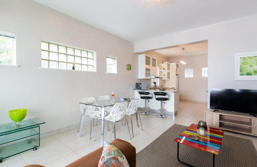 Green Point Apartment | Portswood Mews 11 by CTHA