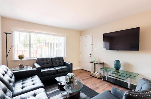 West San Jose Apartment | Posh home near Santana Row for vacation/business