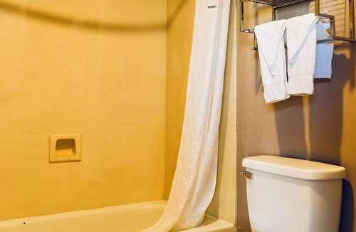 South of Market Hotel | Premium King Room, Centrally Motel SF, FreeParking, Breakfast, Near Moscone