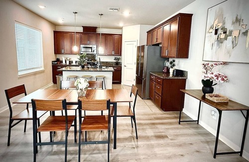 North Natomas House | Prestige 4BR 3Bath Modern Home