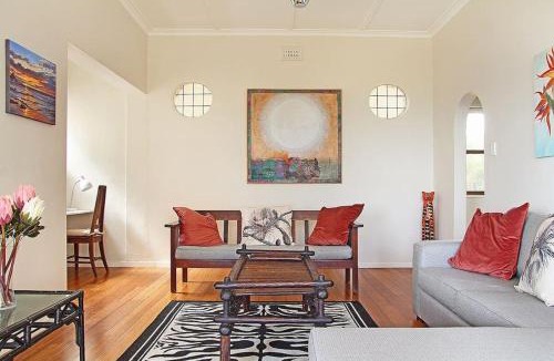 Sea Point Apartment | Prince Edward T