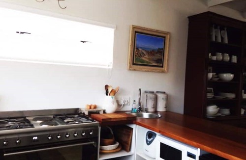 Pringle Bay House | Pringle Beach House - 2 minute walk to the beachnn