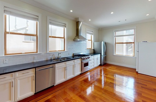 Russian Hill House | Private Bedroom in Nob Hill! FULLY SERVICED!