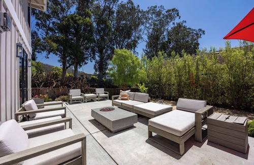 El Granada House | Private Coastal Escape Home Walk to Harbor, Beaches & Dining