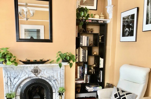 Western Addition Apartment | Private Entry + En-suite bathroom in XL Room