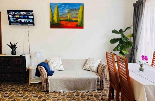 Lyttelton Manor House | Private Garden Home Fast WiFi