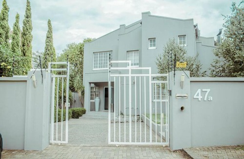 Bloemfontein Villa | Private luxurious 3 bedroom complete house