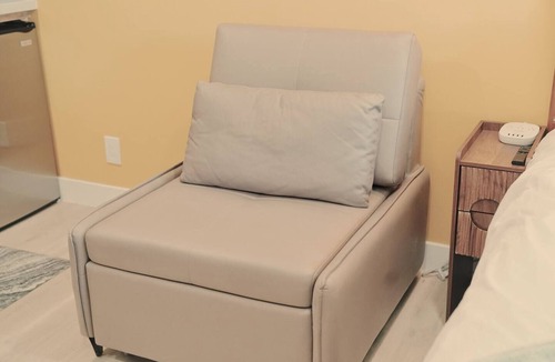 Cherryland Apartment | Private Modern Oasis near SF w/Kitchenette 22421C