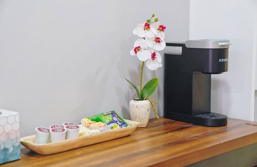 Cherryland Apartment | Private Modern Oasis near SF w/Kitchenette 22421C