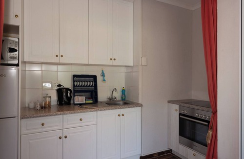 Eastcliff House | Private one bedroom self catering apartment in quiet centrally located street