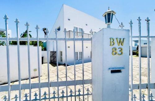 Marina da Gama Apartment | Private Park Island Room with own Bathroom at Lake