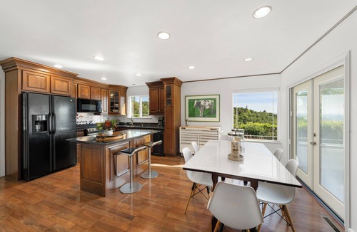 Sonoma House | Private Pickleball in the heart of Sonoma, Serene Views, Secluded, Close 2 All