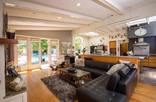 St. Helena House | Private Resort Estate in St. Helena in Saint Helena w/Pool & Vineyard Views