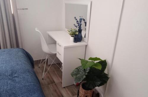 Pretoria House | Private Room Chez Khanyi Homestays