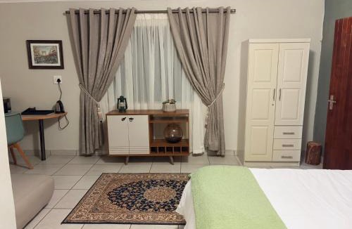 Polokwane Apartment | Private room Skyfall Country Estate