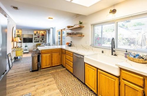 Santa Rosa House | Private Rose Garden Close to Downtown Santa Rosa and Wine Country