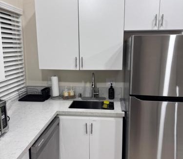 Woodlake House | Private Studio, Near DT & Cal Expo, Free Parking