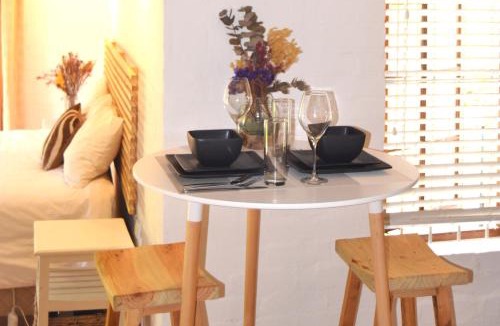 Somerset West Bed & Breakfast | Private Studio with Kitchenette
