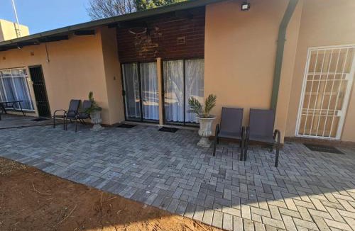 Middelburg House | Protea Guesthouse