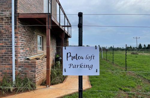 Merrivale Apartment | Protea Loft - Romantic stay - No Load shedding