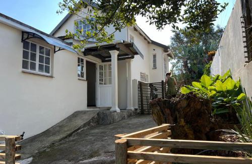 Botha's Hill Apartment | Protea on Main Valley of 1000 hills