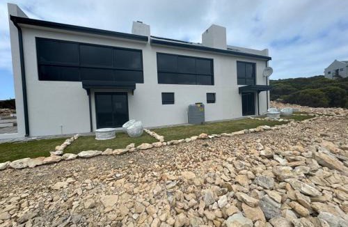 L'Agulhas House | Protea32