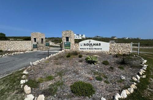 L'Agulhas House | Protea32