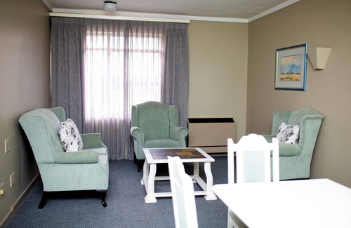 Evander Hotel | Q's Evander Hotel and Apartment