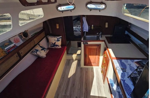 Sausalito Boat Rental | Quaint 1-bedroom house boat in beautiful Sausalito waters