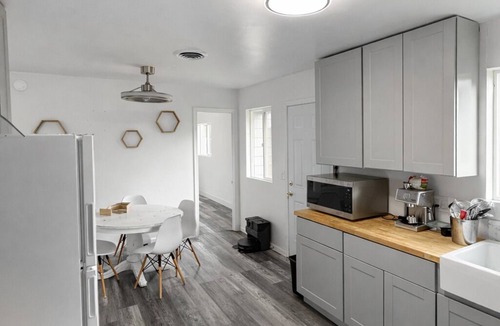 Willits House | Quaint 4-bedroom house in charming Willits perfect for families