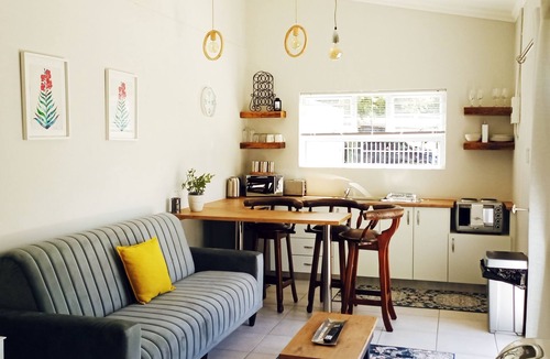 Paarl Apartment | Quaint self-catering unit, located in the heart of Paarl.