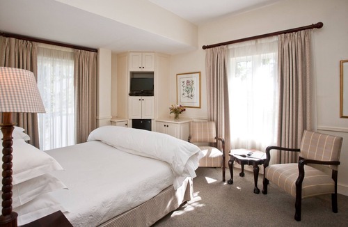 Oudtshoorn Hotel | Queen’s Hotel by BON Hotels