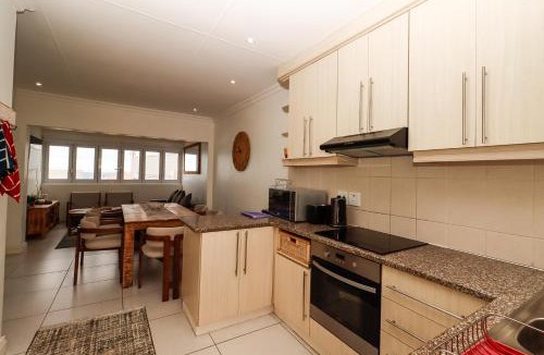 Manaba Beach Apartment | Queens View 33