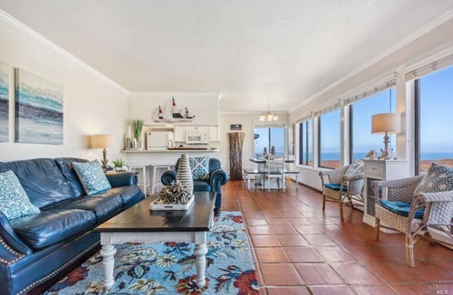 Dillon Beach House | Quick walk to the Beach 3 Bedrooms 1.5 Bath Sleeps 6