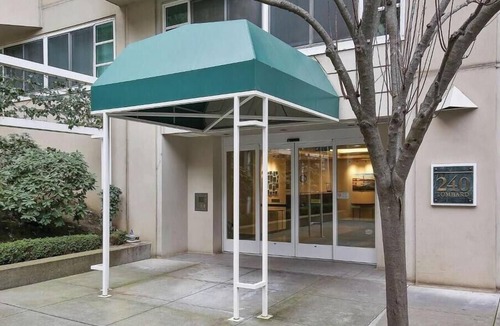 North Beach Condo | Quiet North Waterfront 1BR · WFH Setup · in-unit W/D · 24/7 Doorman, Gym, Sauna