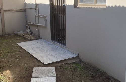 Berea Apartment | Quite, secure , private accommodation. Close to beach front and amenities