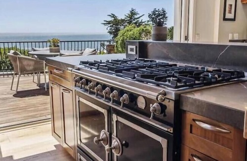 Mill Valley Villa | "R" House Beach Villa
