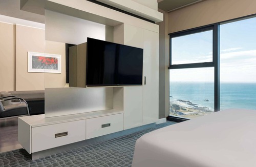 Pollok Beach Hotel | Radisson Blu Hotel, Port Elizabeth