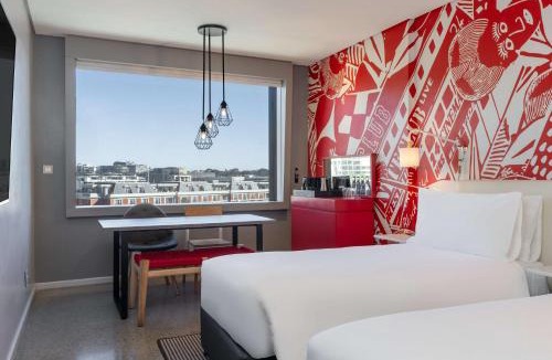 Silo District Hotel | Radisson RED Hotel V&A Waterfront Cape Town