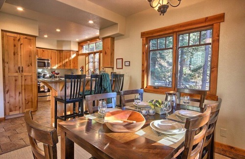 Yosemite West House | Rare 2 King Bedrooms, INSIDE Yosemite Gates, No Stairs to Enter
