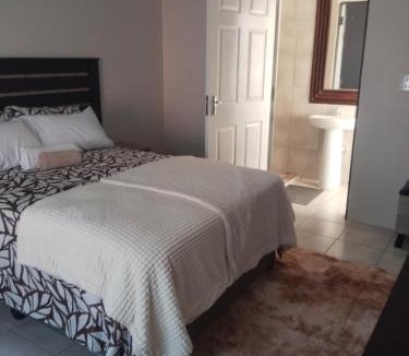 Soshanguve House | Rasesa Guesthouse Block V