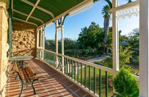 Oudtshoorn House | Ravenscliff Self Catering