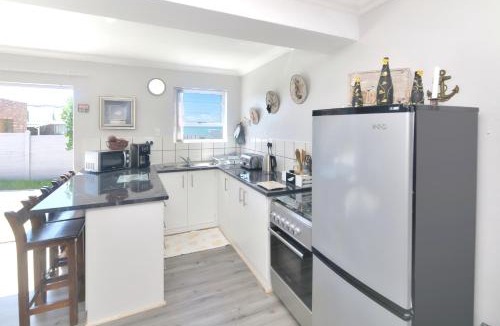 L'Agulhas Apartment | Redsky self catering Agulhas