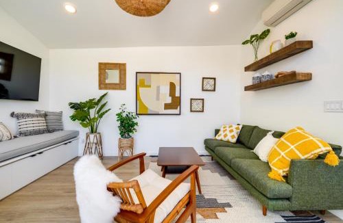 Roosevelt House | Redwood City Escape with Big-Screen TV!